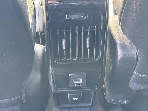 Used 2024 Jeep Compass Latitude image 12