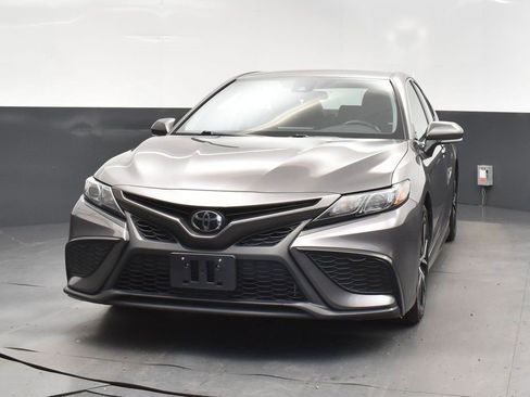 Used 2023 Toyota Camry SE image 10