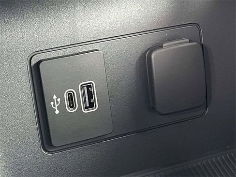 New 2026 Ford Explorer ST-Line w/ ST-Line Street Pack image 12