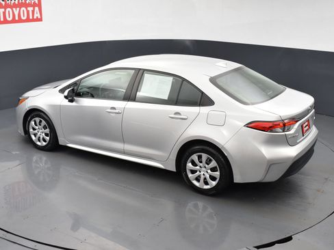 Used 2024 Toyota Corolla LE FWD image 18