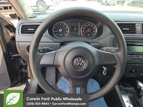 Used 2014 Volkswagen Jetta SE FWD image 24