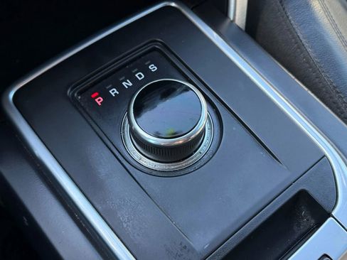 Used 2017 Land Rover Discovery Sport SE image 18