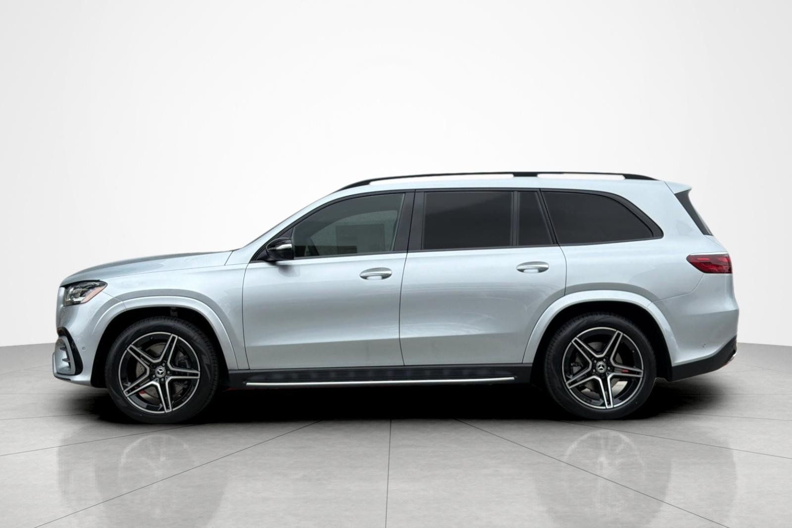 New 2026 Mercedes-Benz GLS 450 4MATIC image 2