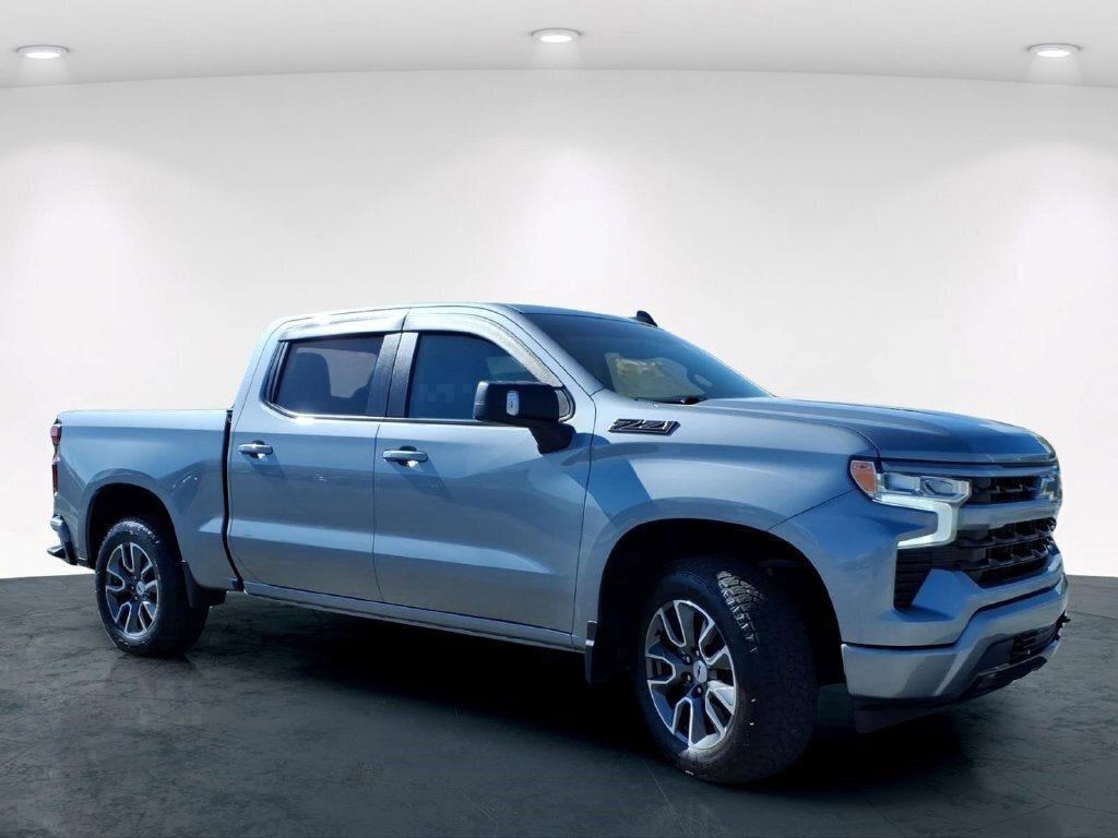 Used 2024 Chevrolet Silverado 1500 RST w/ Z71 Off-Road Package AWD/4WD image 5