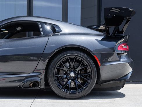 Used 2016 Dodge Viper ACR w/ Extreme Aero Package RWD image 18