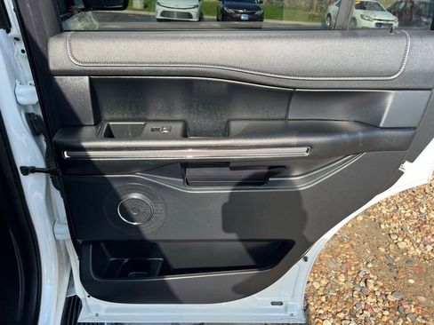 Used 2020 Ford Expedition XLT w/ Equipment Group 202A AWD/4WD image 27