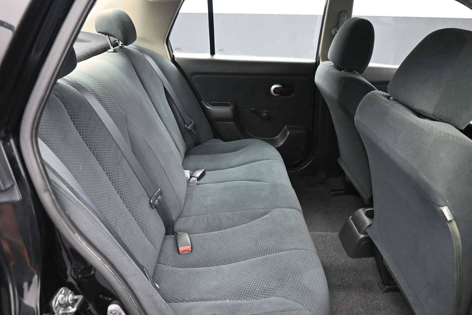 Used 2011 Nissan Versa 1.8 S FWD image 22