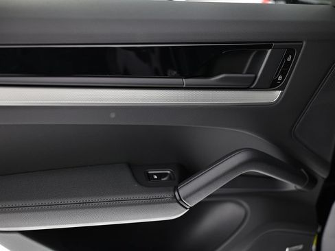 New 2026 Porsche Cayenne AWD/4WD image 25