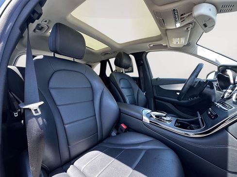Used 2019 Mercedes-Benz GLC 300 4MATIC image 24