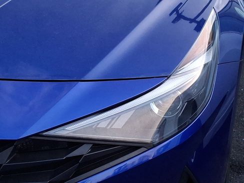 Used 2023 Hyundai Elantra SEL w/ Winter Weather Package image 9