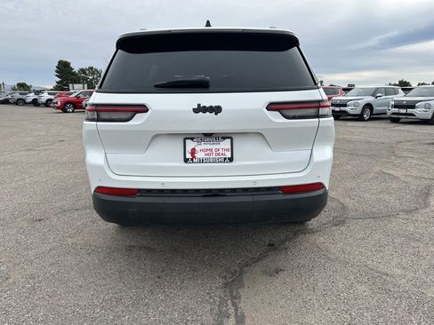 Used 2023 Jeep Grand Cherokee L Laredo image 7