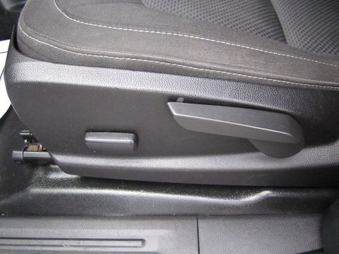 Used 2020 Chevrolet Colorado LT w/ Safety Package image 10