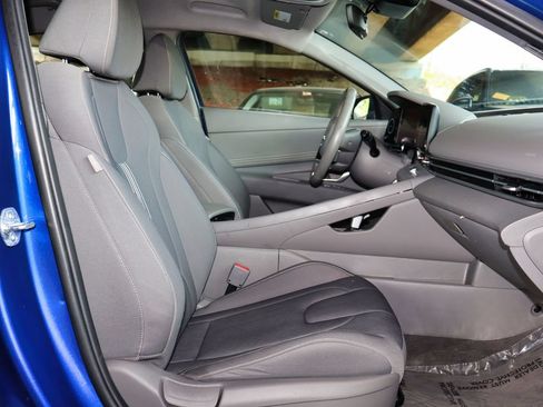 Used 2023 Hyundai Elantra SEL w/ Convenience Package FWD image 18