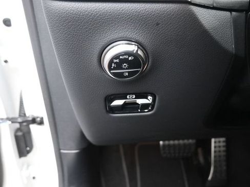 Used 2025 Mercedes-Benz GLC 300 w/ AMG Line image 16