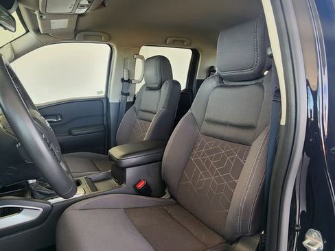 Used 2025 Nissan Frontier SV w/ SV Convenience Package image 15