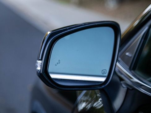 Used 2021 Toyota Highlander XLE image 20