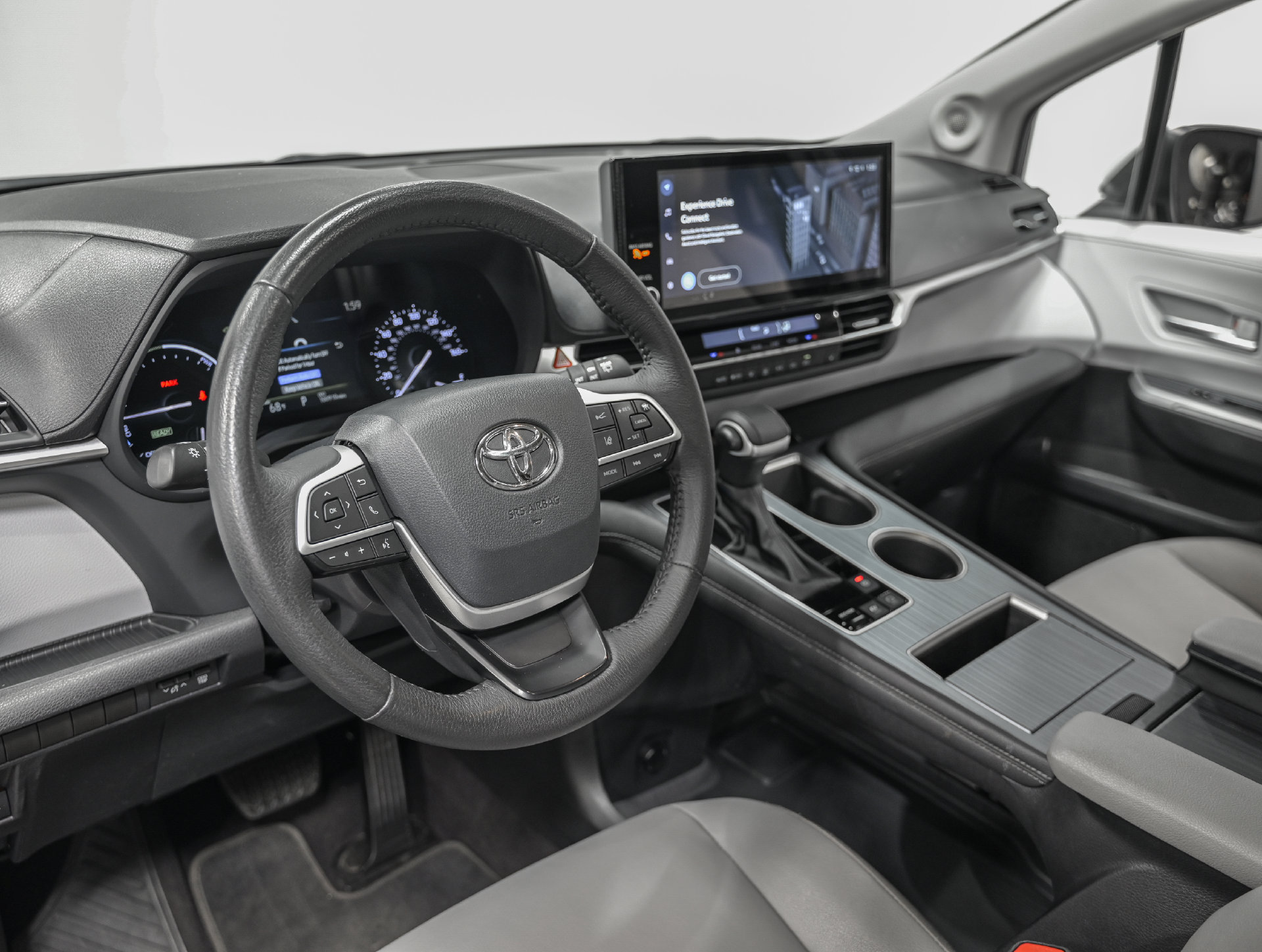 Used 2025 Toyota Sienna XLE w/ XLE Plus Package AWD/4WD image 15