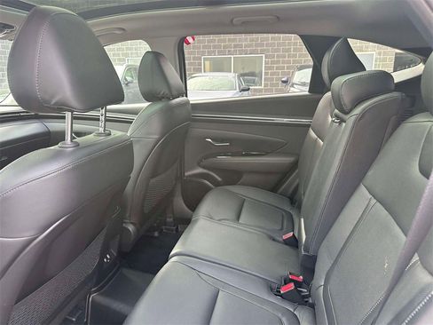 Used 2022 Hyundai Tucson Limited w/ Winter Package image 10