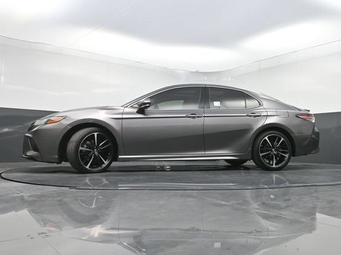 Used 2018 Toyota Camry XSE FWD image 25