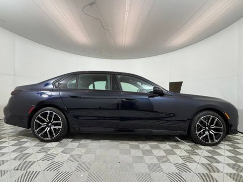 Used 2025 BMW 760i xDrive AWD/4WD image 8