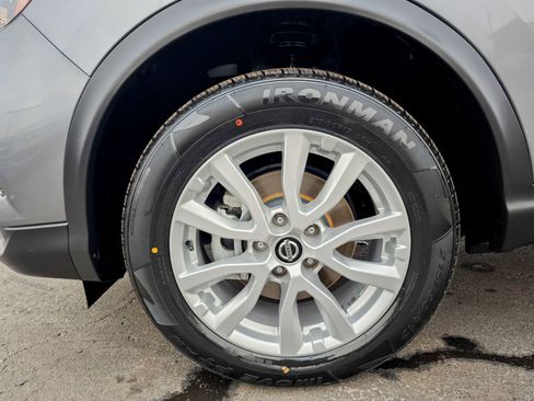 Used 2022 Nissan Rogue Sport SV image 13