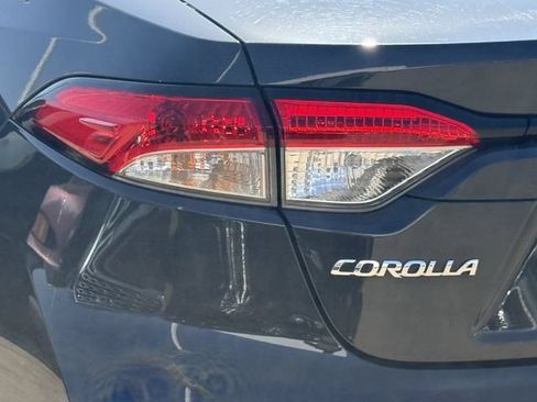 Used 2025 Toyota Corolla LE FWD image 6