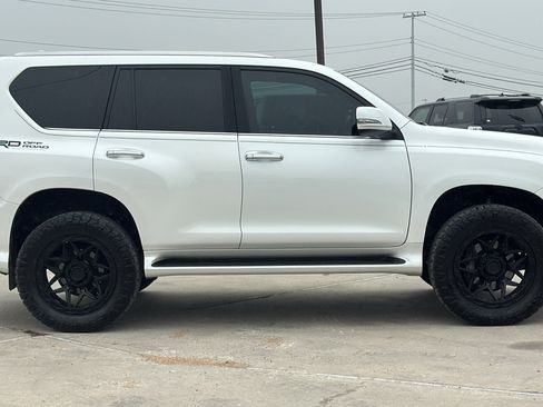 Used 2023 Lexus GX 460 Premium image 4