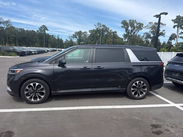 Used 2024 Kia Carnival EX FWD image 4