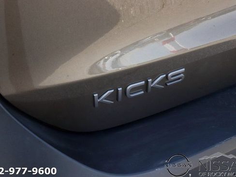Used 2025 Nissan Kicks S image 9