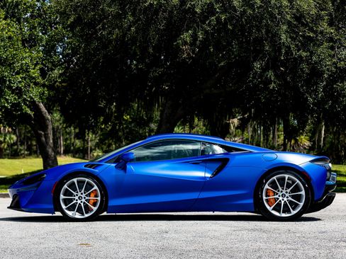 Used 2023 McLaren Artura PERFORMANCE image 47