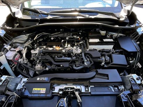 Used 2024 Toyota Corolla Cross L image 27