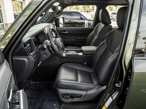 Used 2025 Lexus GX 550 image 8