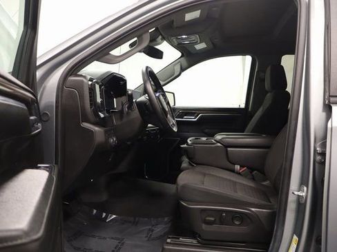 Used 2025 Chevrolet Silverado 1500 LT AWD/4WD image 11