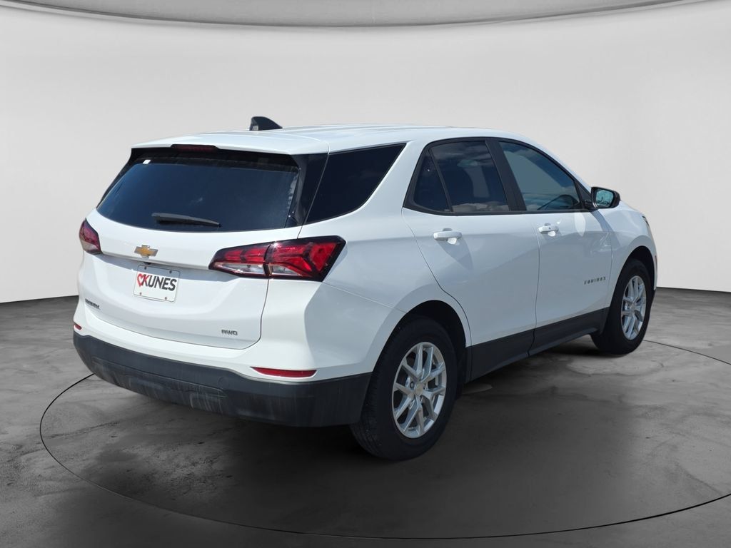 Used 2023 Chevrolet Equinox LS w/ LS Convenience Package AWD/4WD image 8
