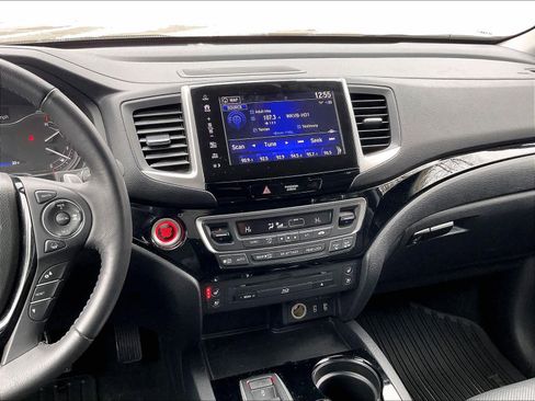 Used 2018 Honda Pilot Elite image 19