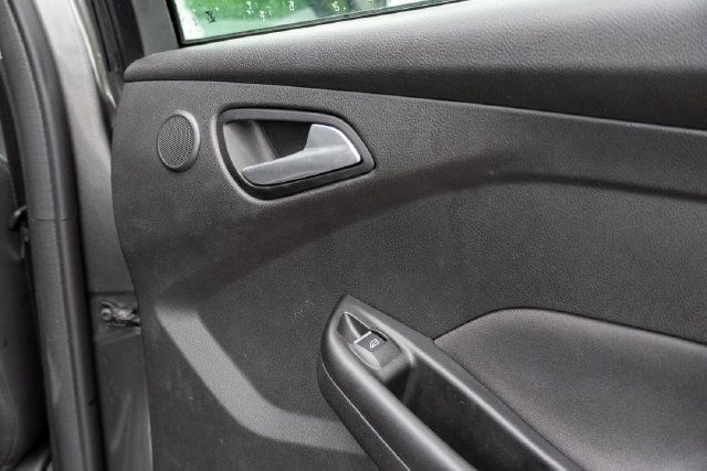 Used 2017 Ford Focus Titanium FWD image 82