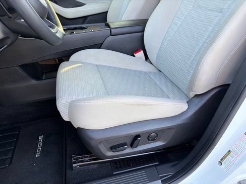 Certified 2023 Nissan Rogue SV FWD image 12