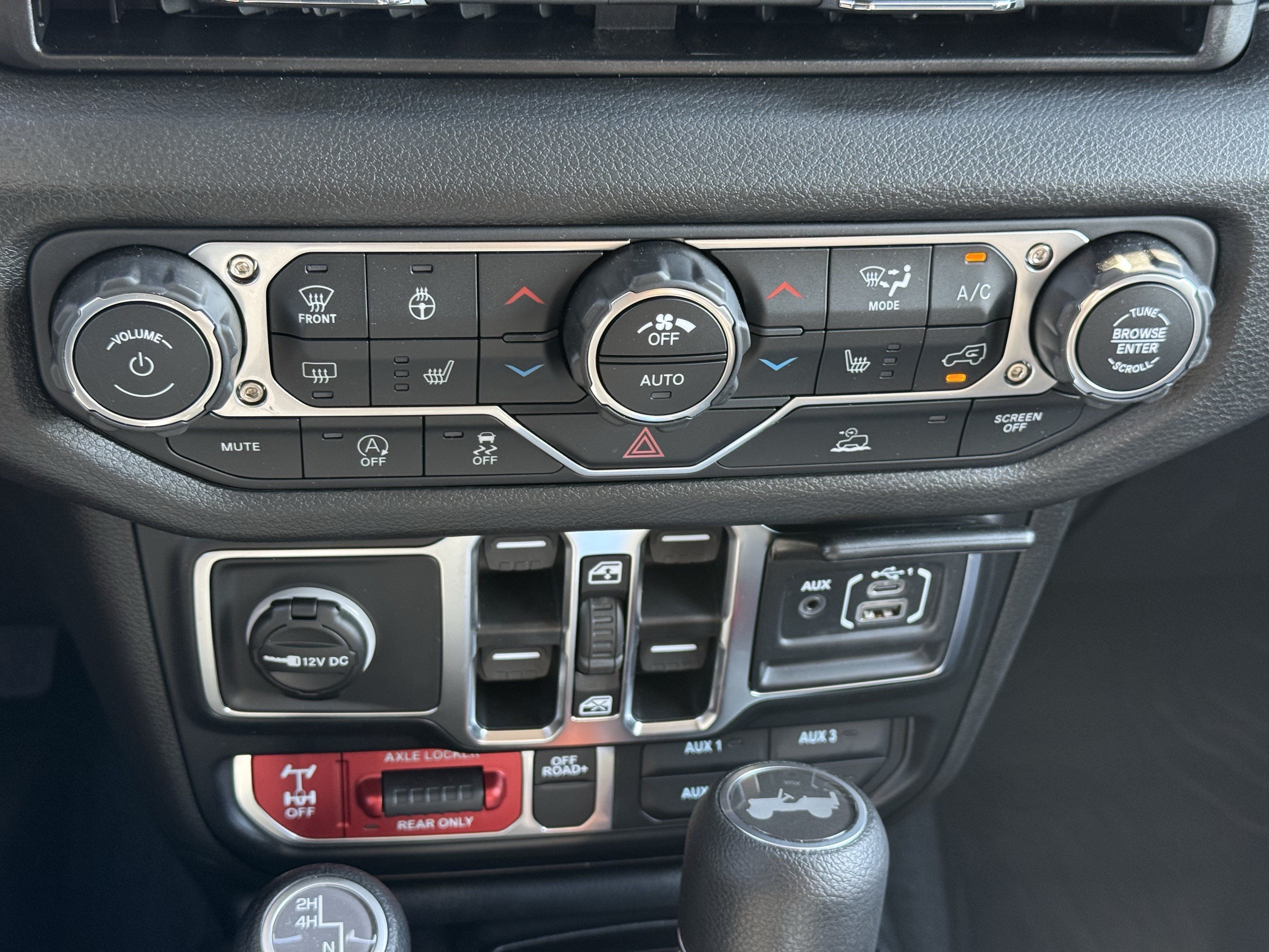 Used 2026 Jeep Wrangler Unlimited Sport w/ Dual Top Group AWD/4WD image 26