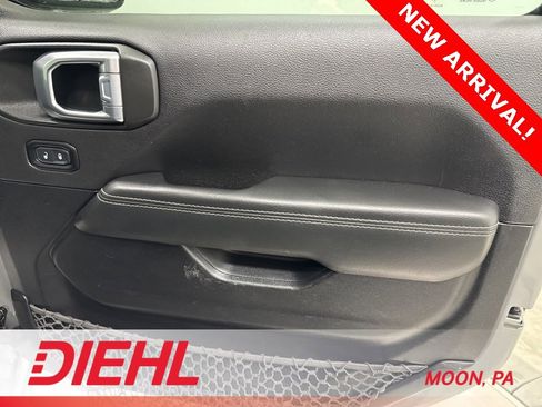 Certified 2021 Jeep Wrangler Unlimited Sahara w/ Cold Weather Group image 13