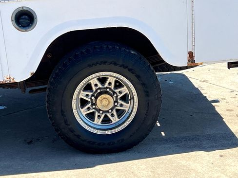 Used 2005 Chevrolet Silverado 3500 4x4 Extended Cab w/ Snow Plow Prep Package image 17