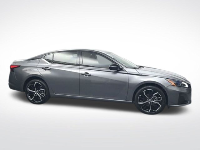 Used 2024 Nissan Altima 2.5 SR FWD image 4