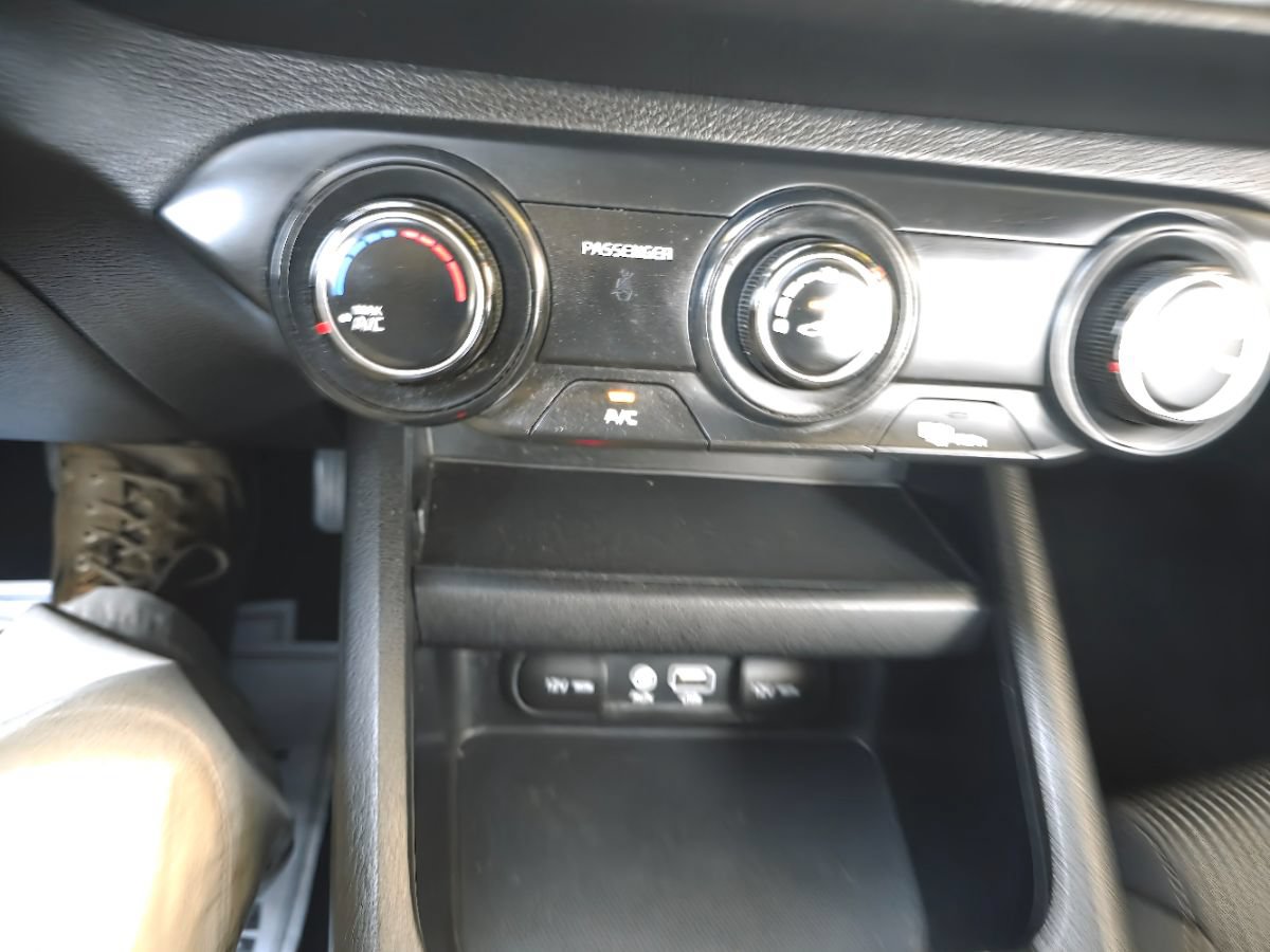 Used 2020 Kia Forte LXS FWD image 33