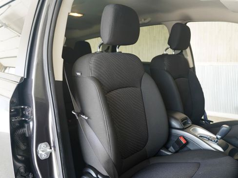 Used 2019 Dodge Journey SE FWD image 30