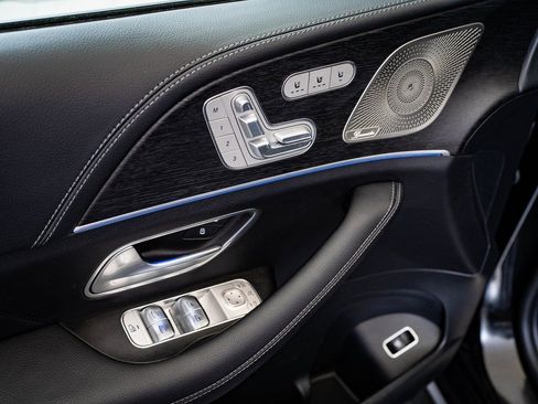 Certified 2025 Mercedes-Benz GLS 450 4MATIC image 23