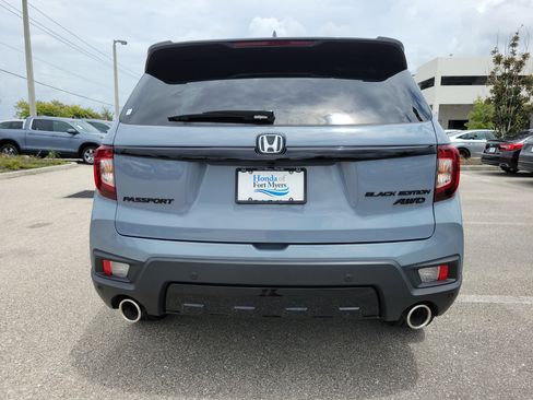 Used 2025 Honda Passport Black Edition image 5