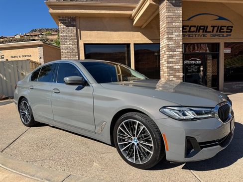 Used 2022 BMW 530e xDrive 530e xDrive w/ Premium Package image 1