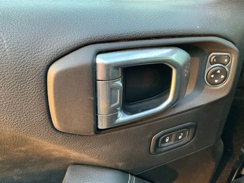 Used 2023 Jeep Wrangler Unlimited Sahara w/ Cold Weather Group image 13