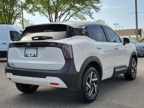 Certified 2025 Nissan Kicks SV FWD image 6