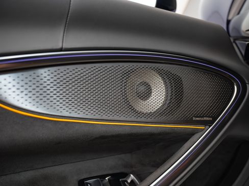 Used 2025 McLaren Artura Spider RWD image 19