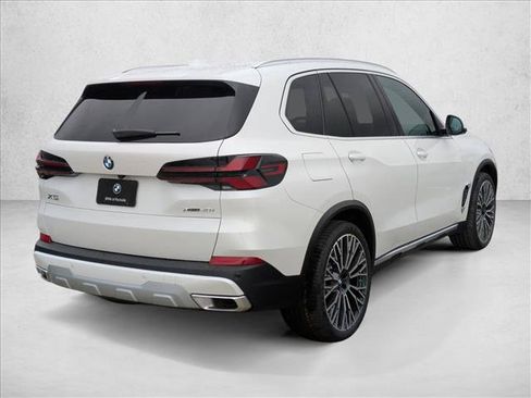 Used 2026 BMW X5 xDrive40i AWD/4WD image 2